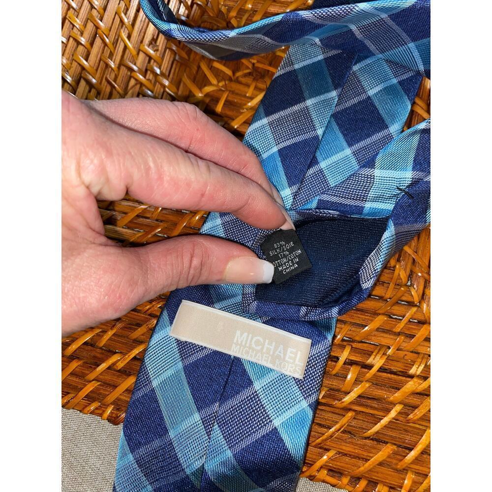 Michael Kors Men’s Blue Square Pattern Neck Tie 83% Silk 17% Cotton - Picture 4 of 5